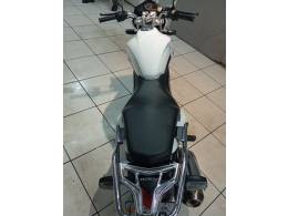 HONDA - CB 300R - 2015/2015 - Branca - R$ 17.900,00