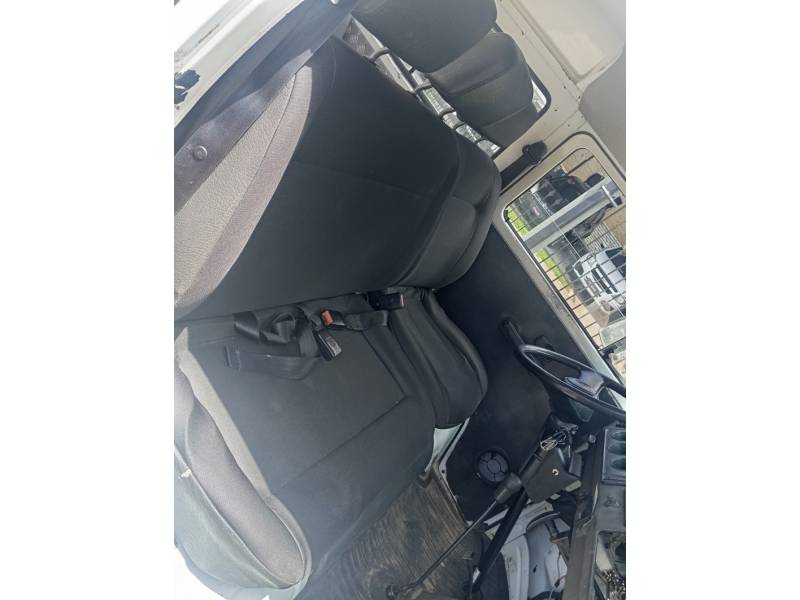 VOLKSWAGEN - KOMBI - 2000/2000 - Branca - Sob Consulta