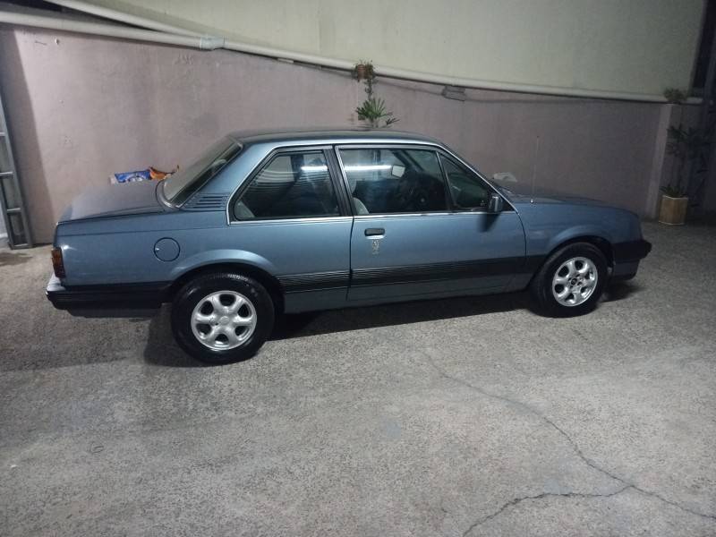 CHEVROLET - MONZA - 1989/1989 - Azul - R$ 15.900,00