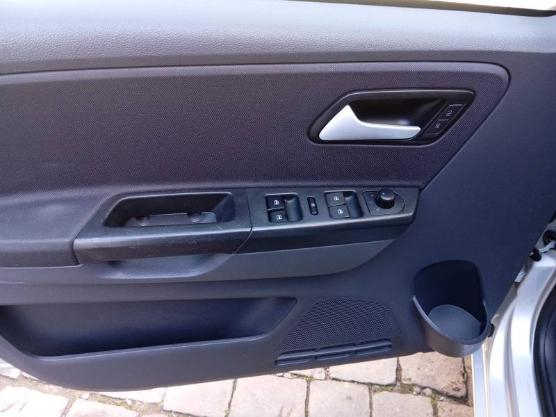 VOLKSWAGEN - SPACEFOX - 2014/2014 - Prata - R$ 46.900,00