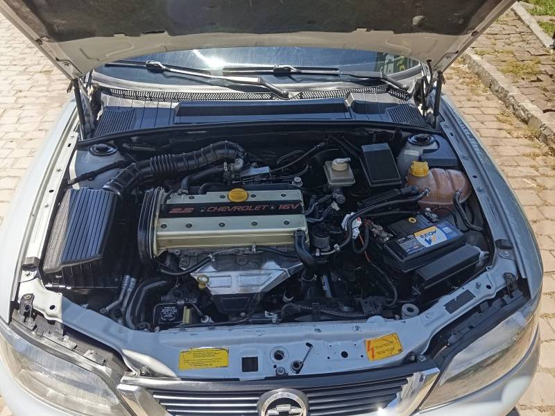 CHEVROLET - VECTRA - 2002/2002 - Prata - Sob Consulta