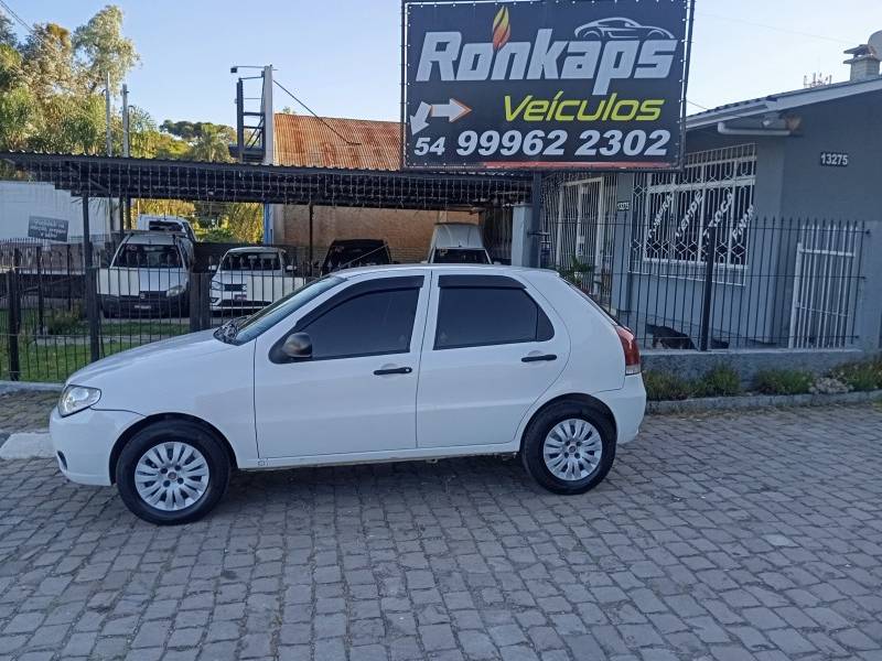 FIAT - PALIO - 2015/2015 - Branca - R$ 33.900,00