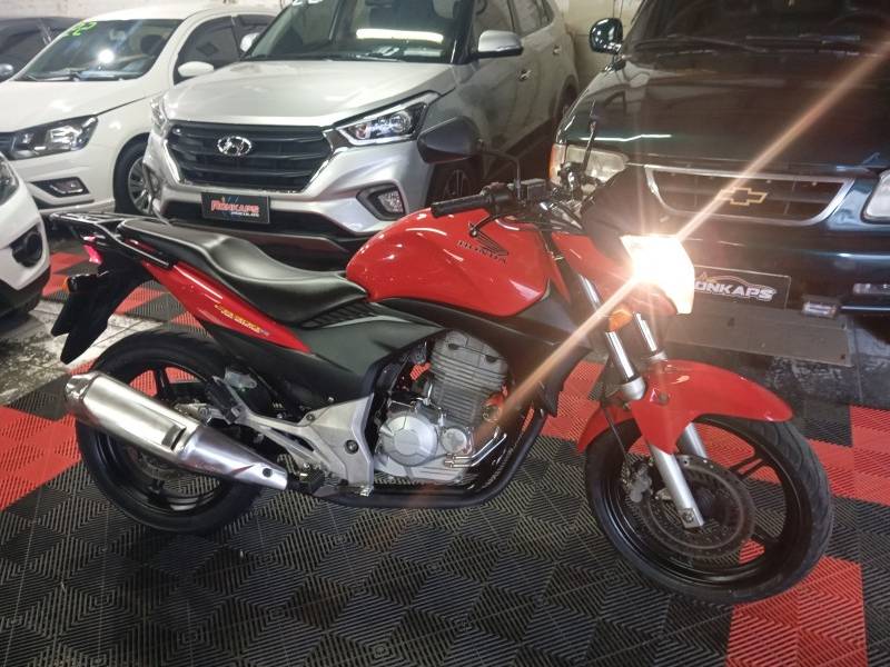 HONDA - CB 300R - 2012/2012 - Vermelha - Sob Consulta