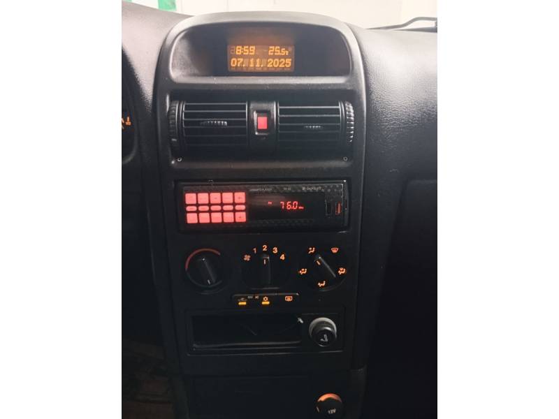 CHEVROLET - ASTRA - 2001/2001 - Prata - R$ 24.900,00