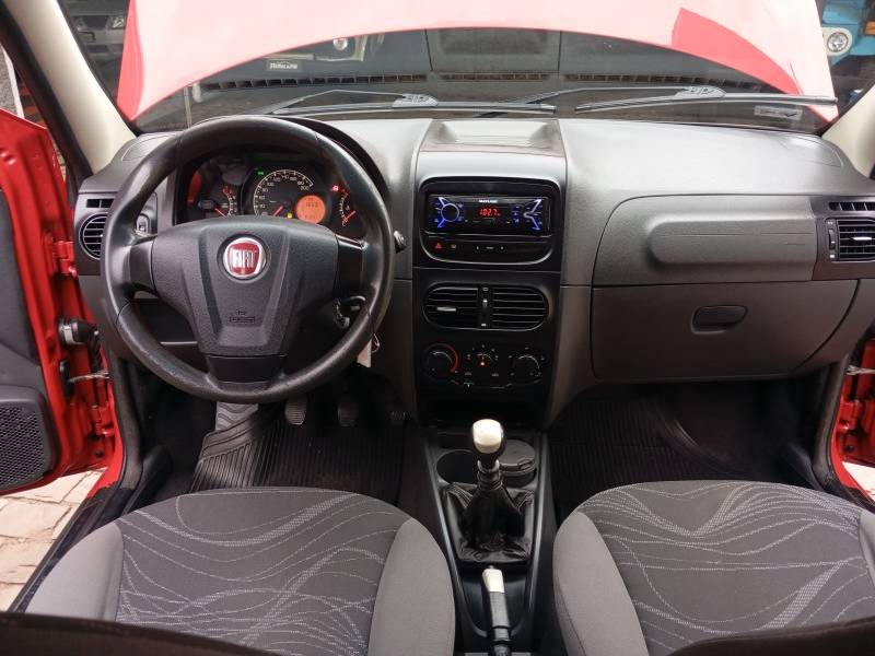 FIAT - SIENA - 2014/2014 - Vermelha - R$ 37.900,00