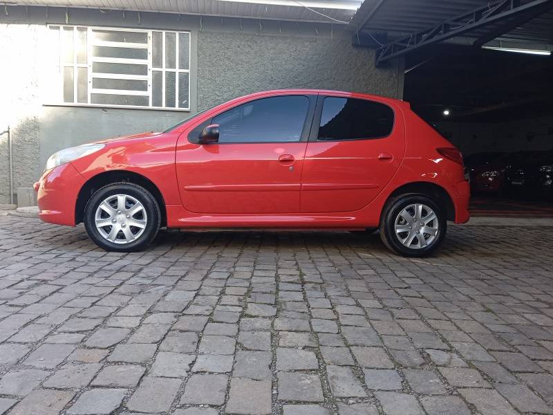 PEUGEOT - 207 - 2014/2014 - Vermelha - R$ 29.900,00