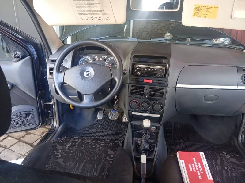 FIAT - PALIO - 2005/2005 - Preta - R$ 15.900,00