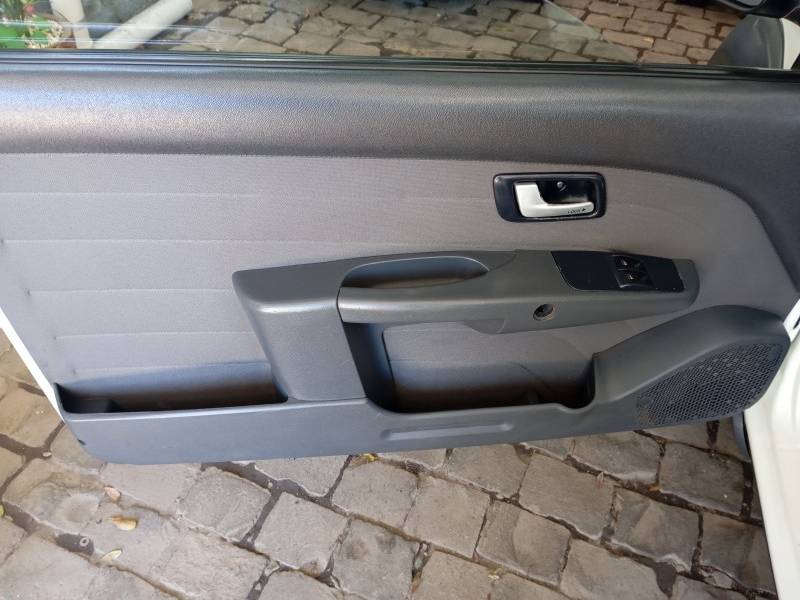 FIAT - STRADA - 2016/2016 - Branca - R$ 51.900,00