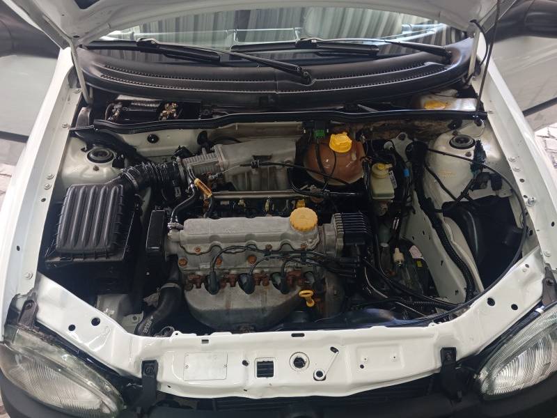 CHEVROLET - CORSA - 1996/1996 - Branca - R$ 18.900,00