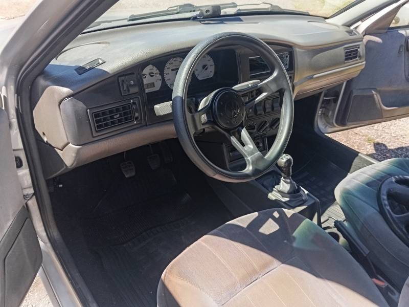 VOLKSWAGEN - SANTANA - 1996/1996 - Prata - R$ 31.900,00