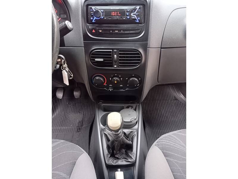 FIAT - SIENA - 2014/2014 - Vermelha - R$ 37.900,00