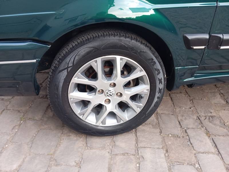 VOLKSWAGEN - SANTANA - 1993/1993 - Verde - R$ 22.500,00