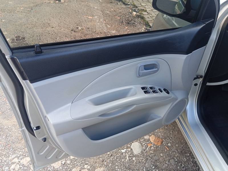 KIA MOTORS - PICANTO - 2011/2011 - Prata - R$ 29.900,00