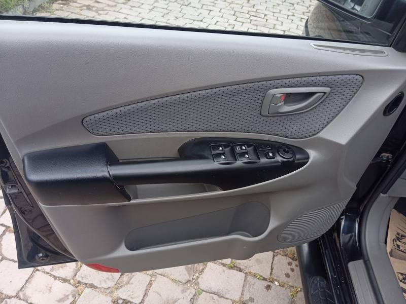 HYUNDAI - TUCSON - 2010/2010 - Preta - R$ 42.500,00