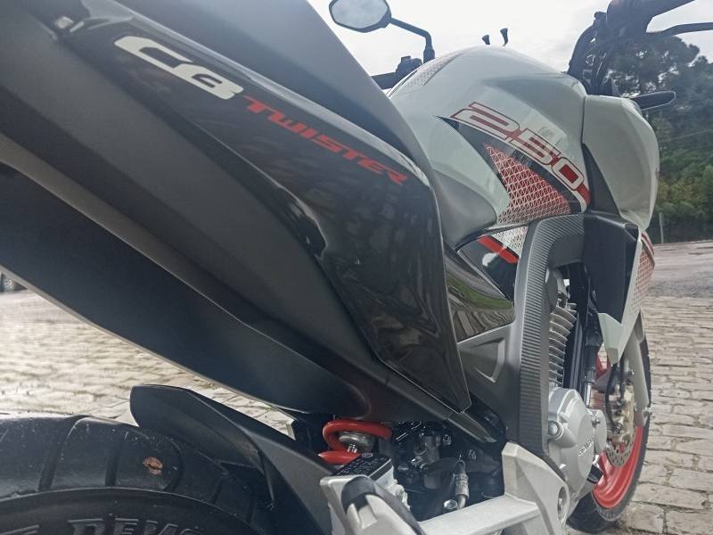 HONDA - CB 250F TWISTER - 2022/2022 - Branca - R$ 23.500,00
