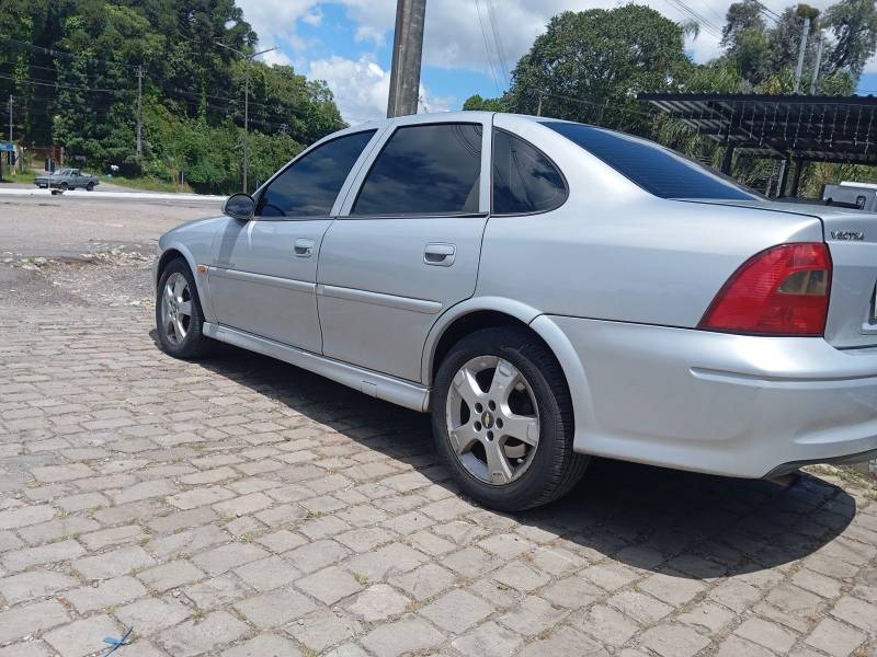 CHEVROLET - VECTRA - 2002/2002 - Prata - R$ 1,00