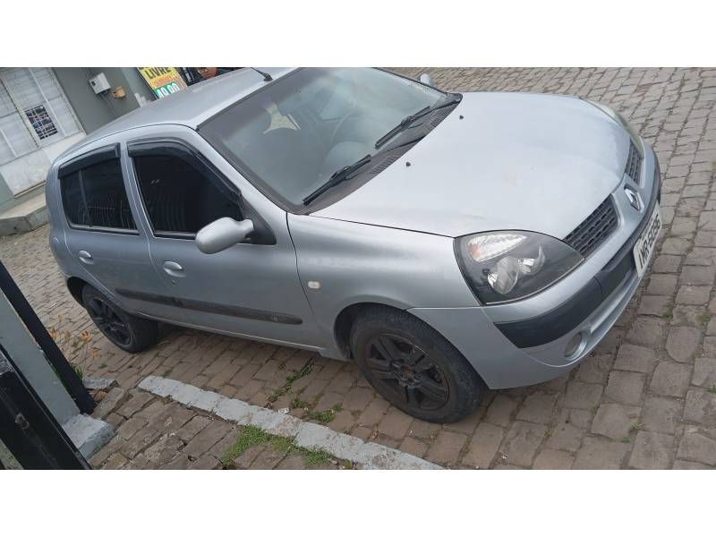 RENAULT - CLIO - 2006/2006 - Prata - R$ 21.000,00