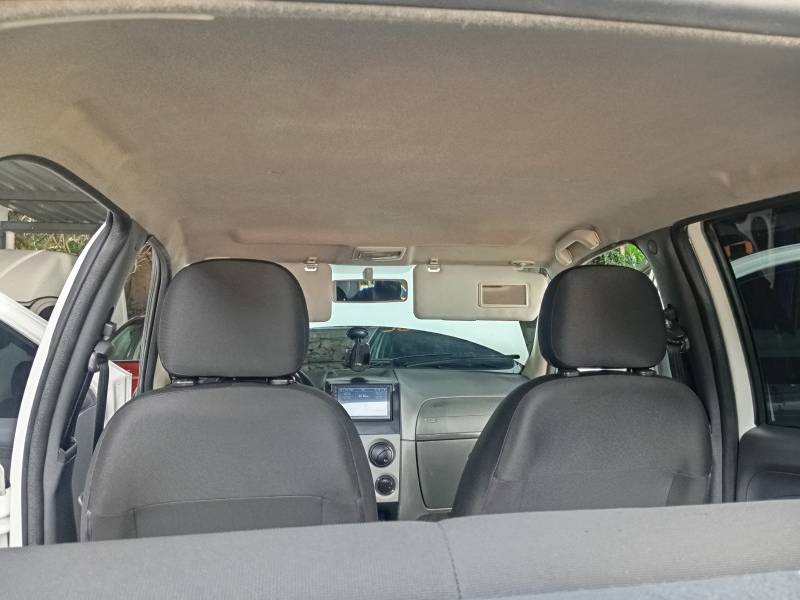 FIAT - PALIO - 2015/2015 - Branca - R$ 33.900,00