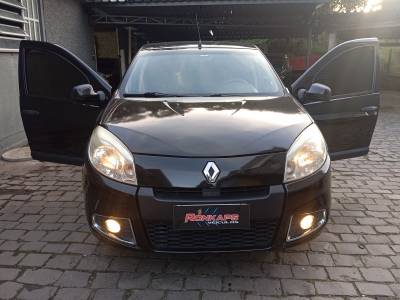 RENAULT - SANDERO - 2012/2012 - Preta - R$ 35.900,00