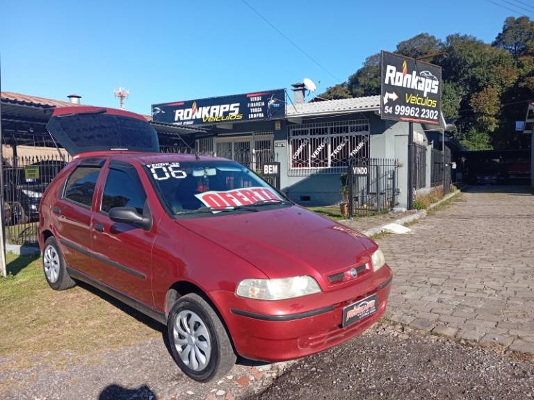 FIAT - PALIO - 2006/2006 - Vermelha - R$ 15.900,00