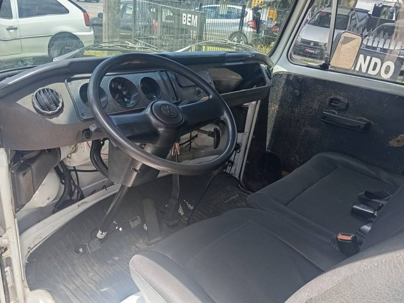 VOLKSWAGEN - KOMBI - 2000/2000 - Branca - Sob Consulta