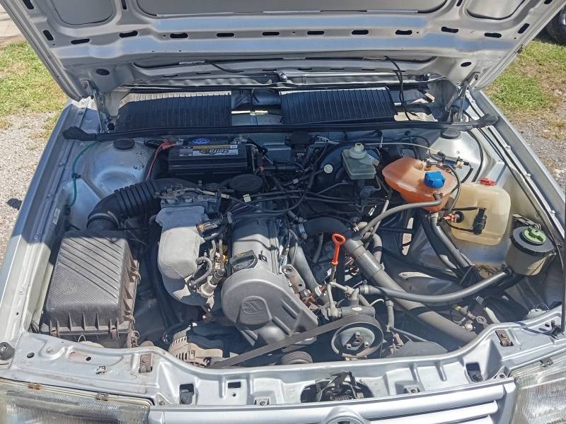 VOLKSWAGEN - SANTANA - 1996/1996 - Prata - R$ 31.900,00