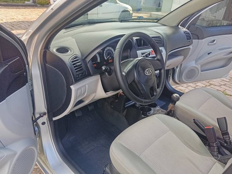 KIA MOTORS - PICANTO - 2011/2011 - Prata - R$ 29.900,00