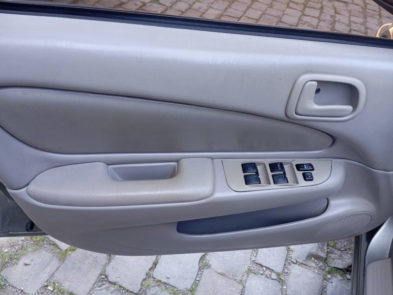 TOYOTA - COROLLA - 2001/2001 - Cinza - R$ 28.900,00