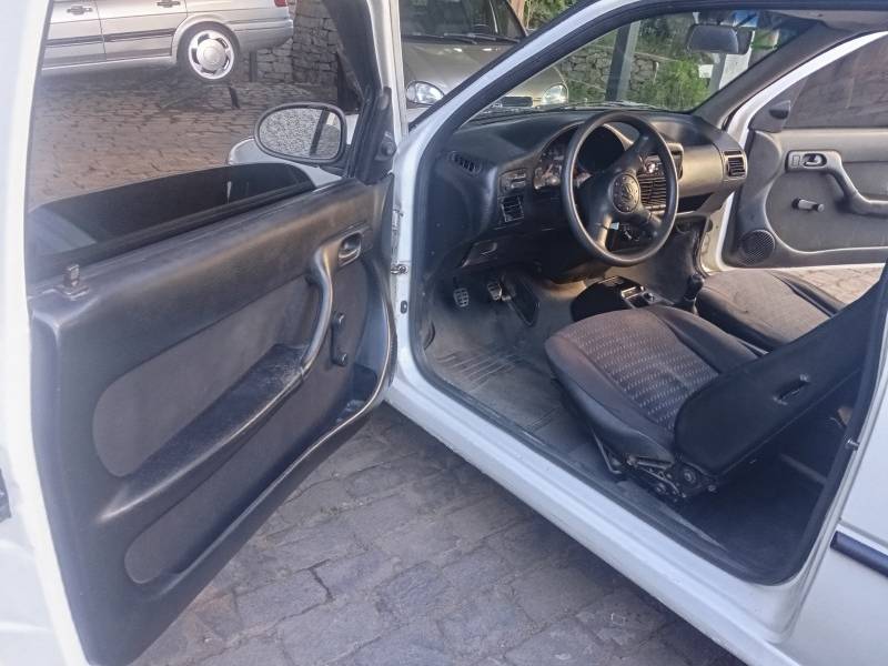 VOLKSWAGEN - GOL - 2004/2004 - Branca - R$ 11.900,00