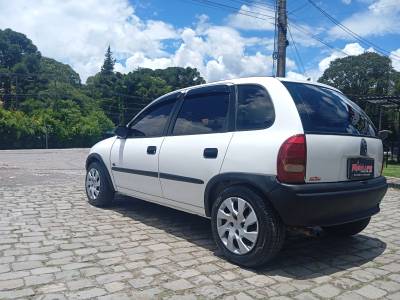 CHEVROLET - CORSA - 1996/1996 - Branca - R$ 18.900,00