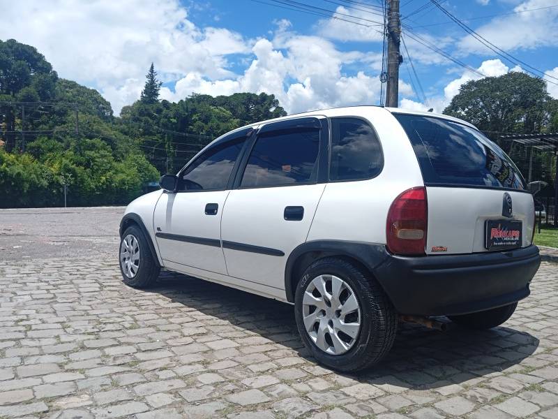 CHEVROLET - CORSA - 1996/1996 - Branca - R$ 18.900,00