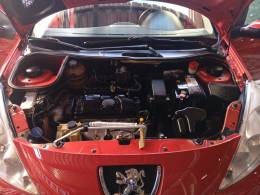 PEUGEOT - 207 - 2014/2014 - Vermelha - R$ 28.900,00