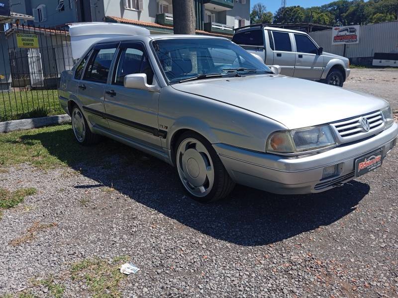 VOLKSWAGEN - SANTANA - 1996/1996 - Prata - R$ 31.900,00