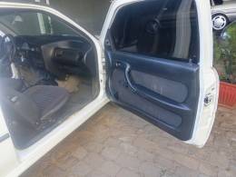 VOLKSWAGEN - GOL - 2004/2004 - Branca - R$ 11.900,00