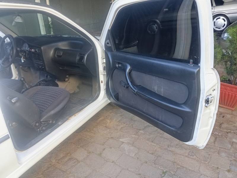 VOLKSWAGEN - GOL - 2004/2004 - Branca - R$ 11.900,00