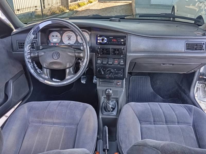 VOLKSWAGEN - SANTANA - 1996/1996 - Prata - R$ 31.900,00