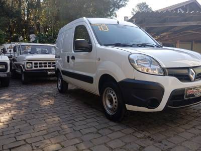 RENAULT - KANGOO - 2018/2018 - Branca - R$ 59.900,00