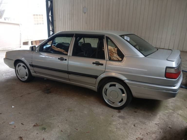 VOLKSWAGEN - SANTANA - 1996/1996 - Prata - R$ 31.900,00