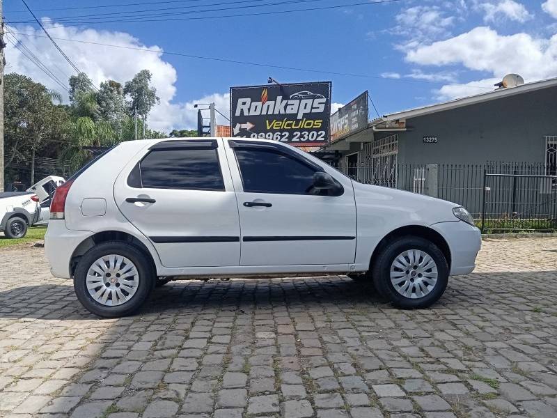FIAT - PALIO - 2015/2015 - Branca - R$ 33.900,00
