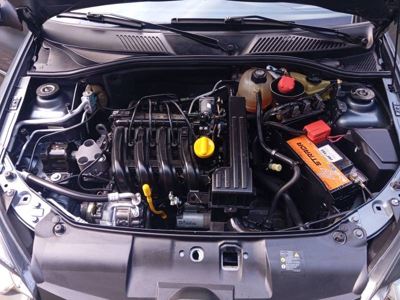 RENAULT - CLIO - 2016/2016 - Cinza - R$ 36.900,00