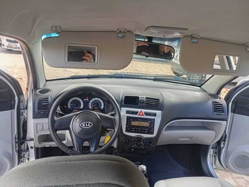 KIA MOTORS - PICANTO - 2011/2011 - Prata - R$ 29.900,00
