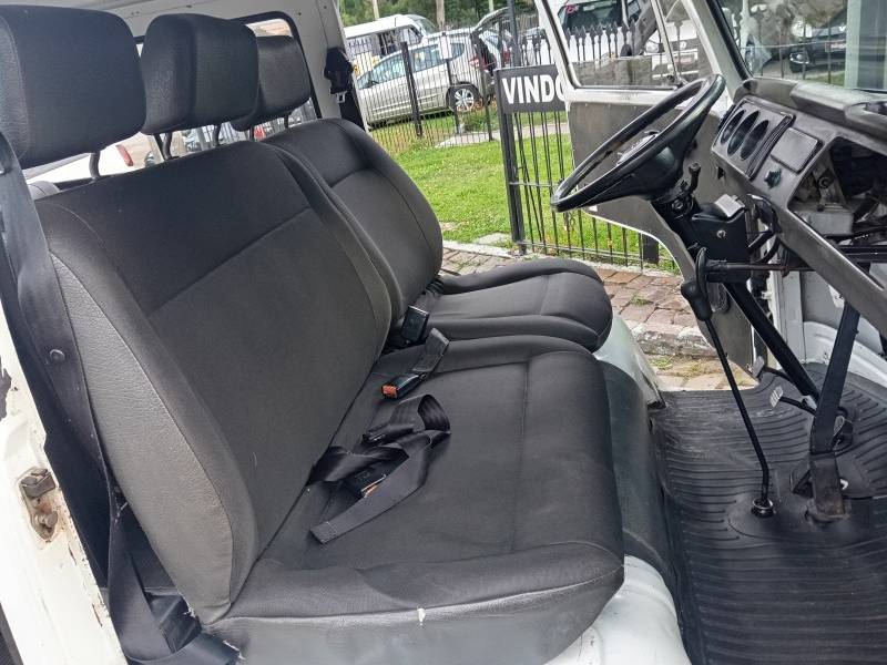 VOLKSWAGEN - KOMBI - 2000/2000 - Branca - R$ 29.900,00